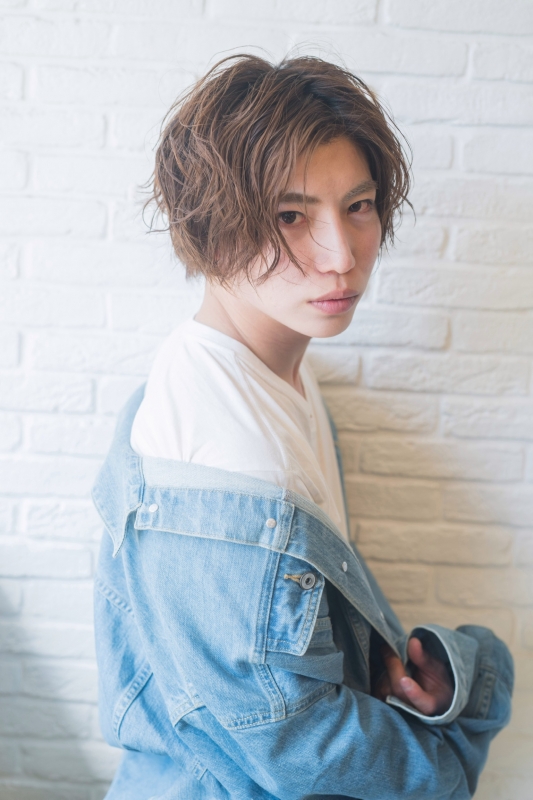 ミディアム センターパート Homme Hair 佐藤 ヘアカタログ Homme ミディアム センターパート Homme Hair 佐藤 ヘアカタログ Homme